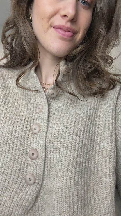 Trui met knopen - beige